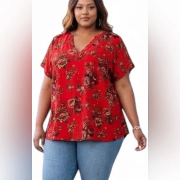 🌹 Torrid 6X Hi-Lo Red Floral Top - Picture 2 of 10